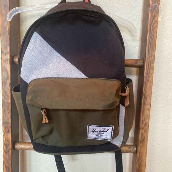 Other - Herschel Classic XL 600D Poly - Black/Ivy Green/Light Grey Crosshatch